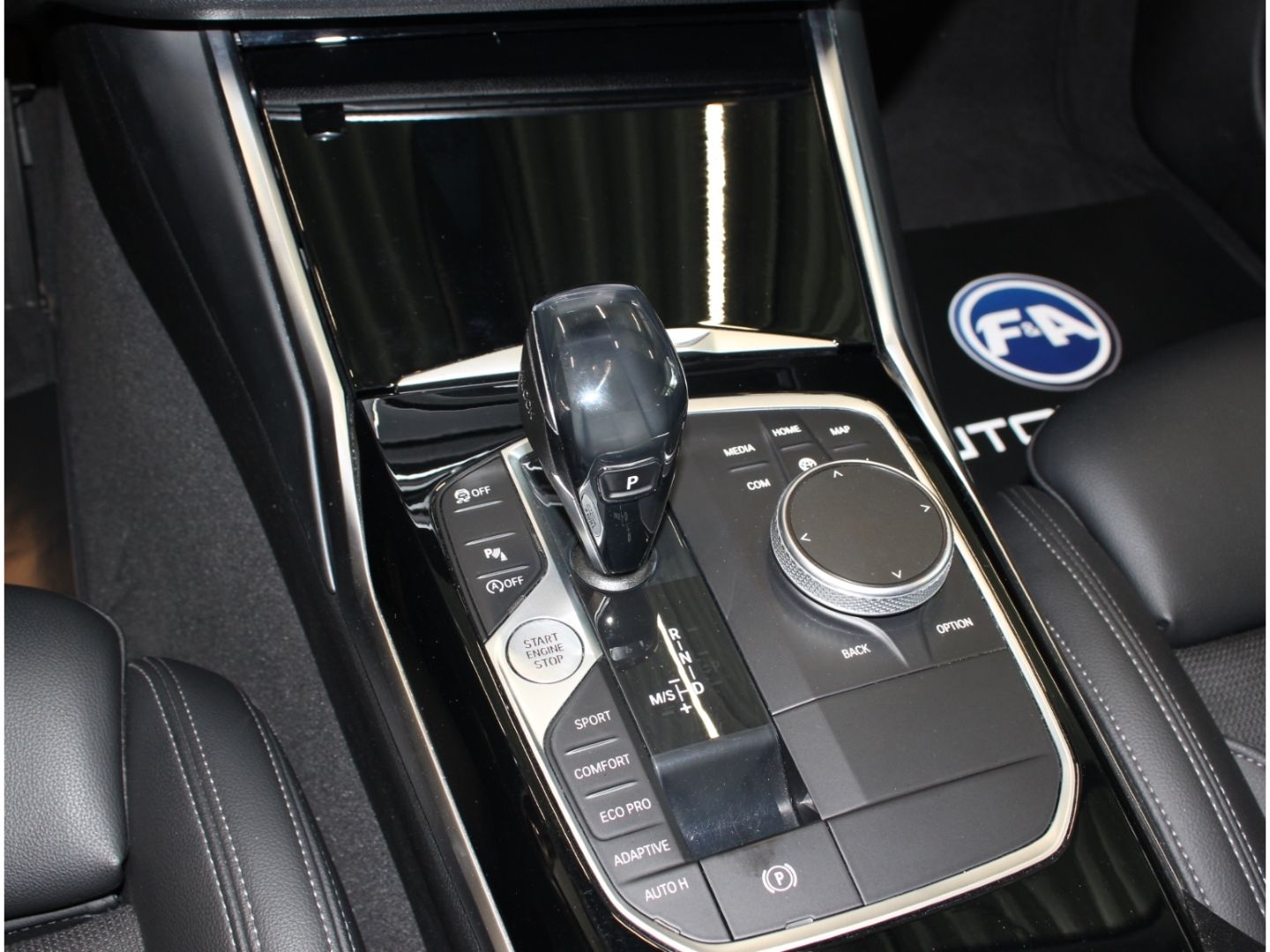 Fahrzeugabbildung BMW 330 d xDrive Sport Line HUD*Laser*M3 Felgen