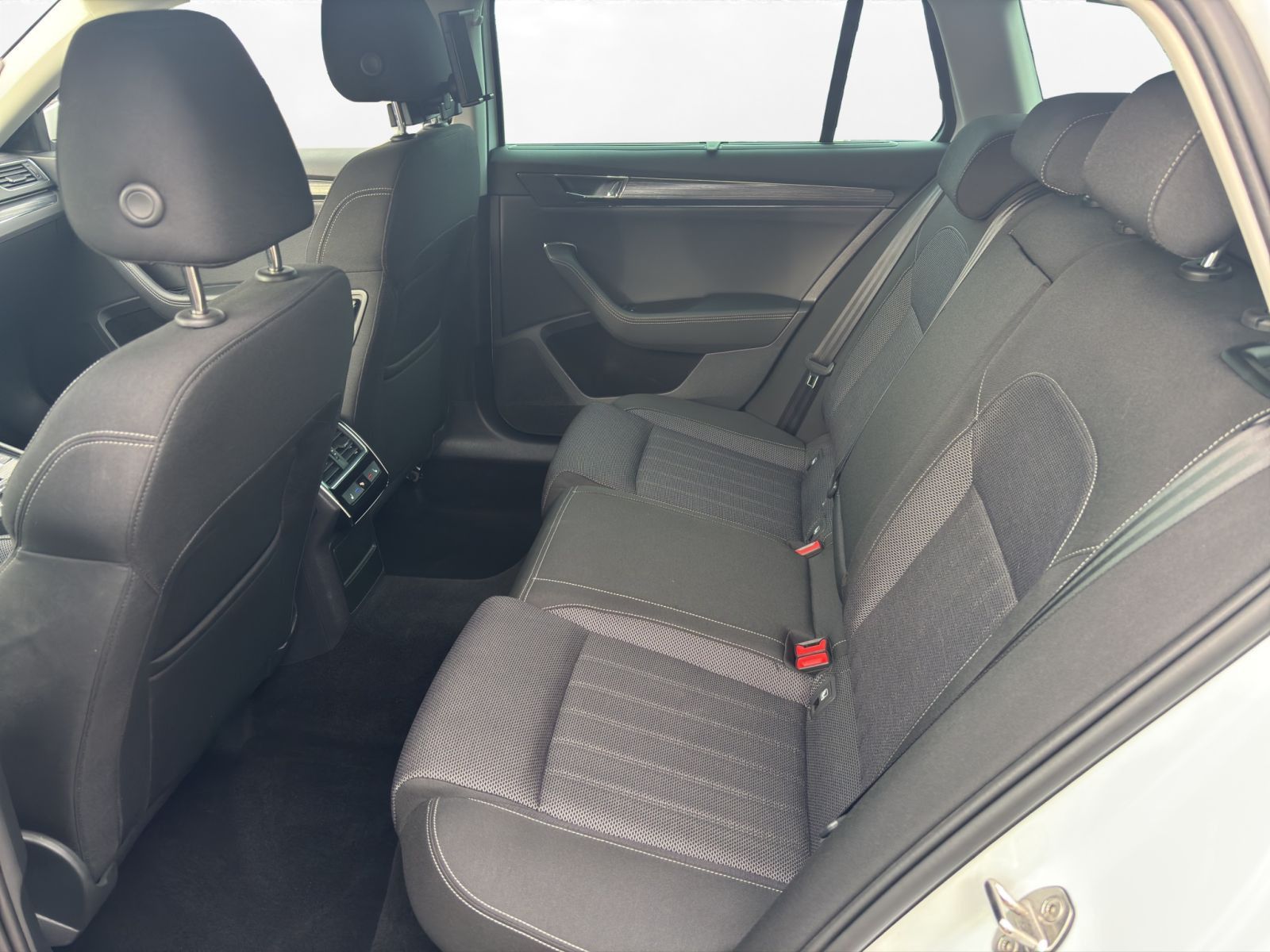 Skoda Superb - Bild 12