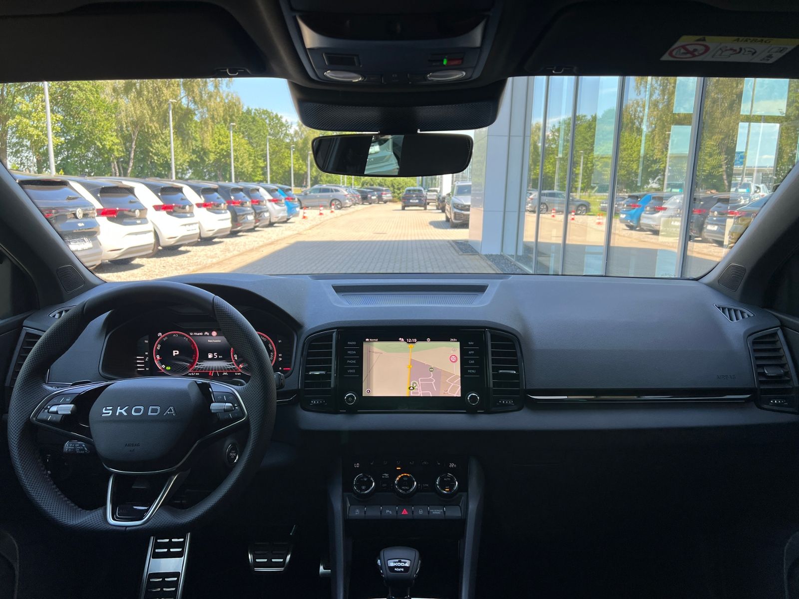 Fahrzeugabbildung SKODA Karoq Sportline 2.0 TDI DSG *AHK,Navi,TravelAssi