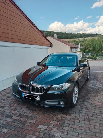 BMW 520d xDrive Touring A - 