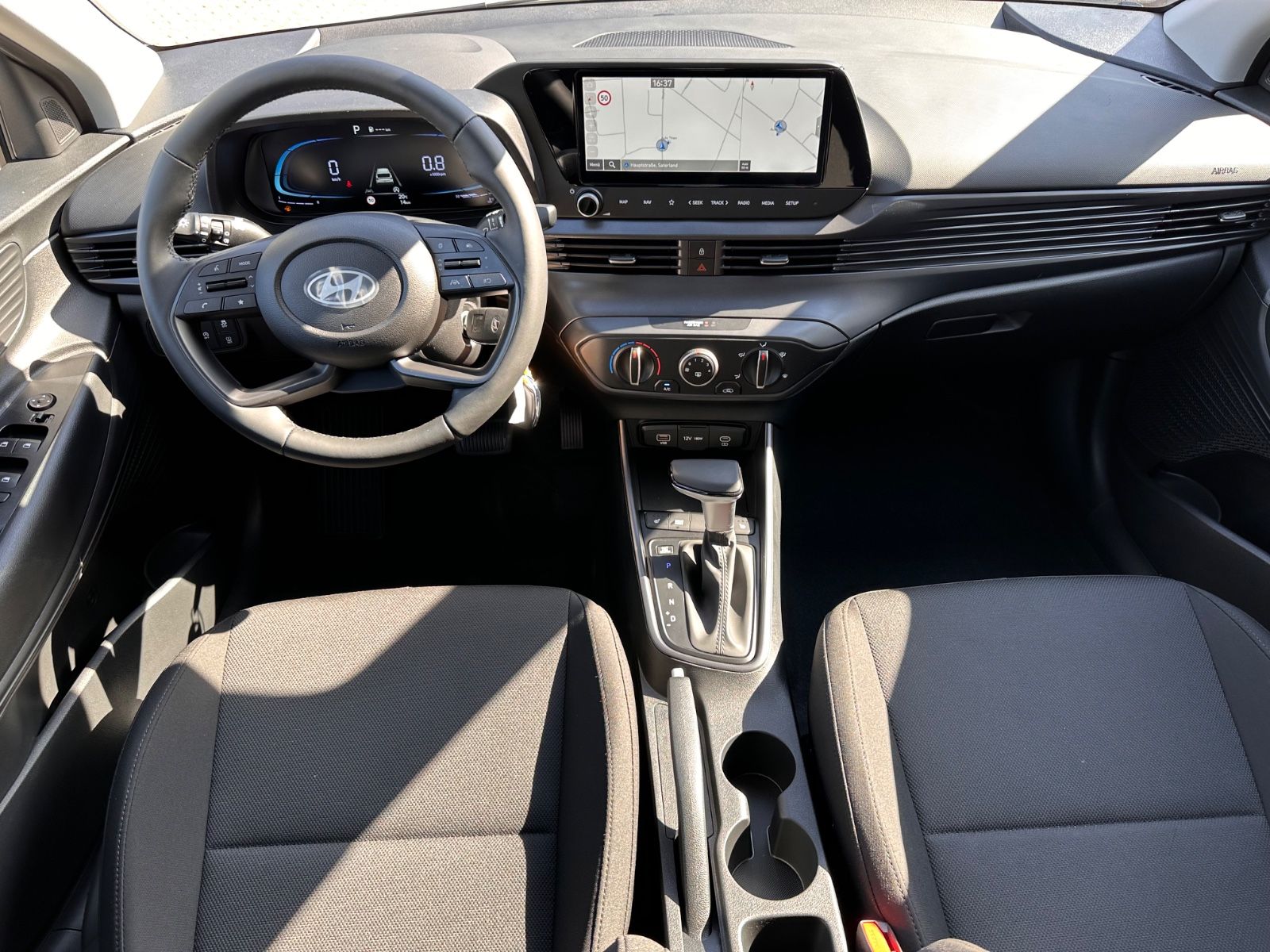 Fahrzeugabbildung Hyundai i20 1.0 T-GDI DCT Comfort APP/Navi/PDC/RFK/SHZG
