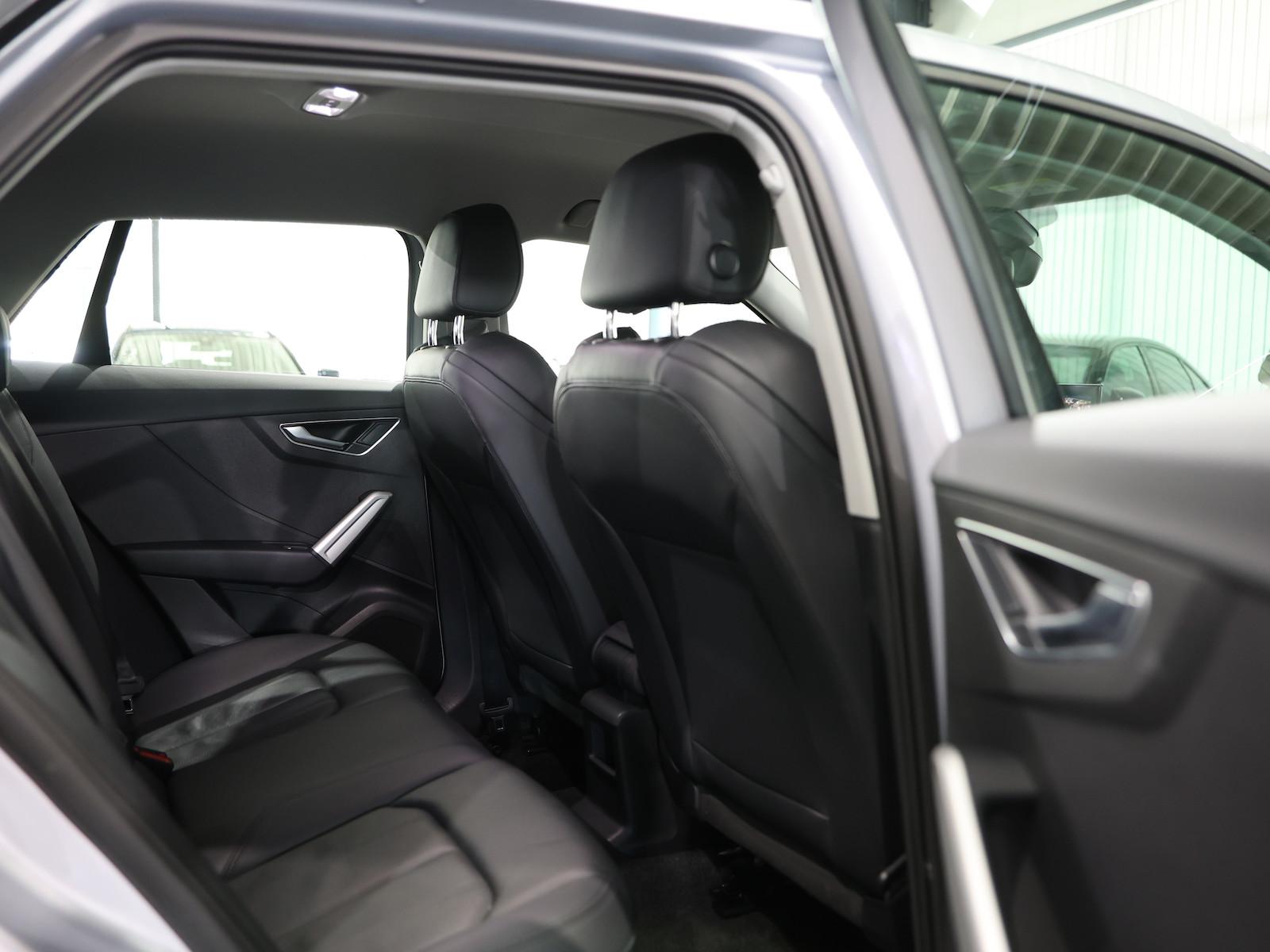 Audi Q2 35 TFSI ADVANCED SILVER & BLACK / LED, LEDER, миниатюра 18