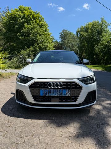 AUDI A1 30 TFSI Sportback, 8fach bereift 