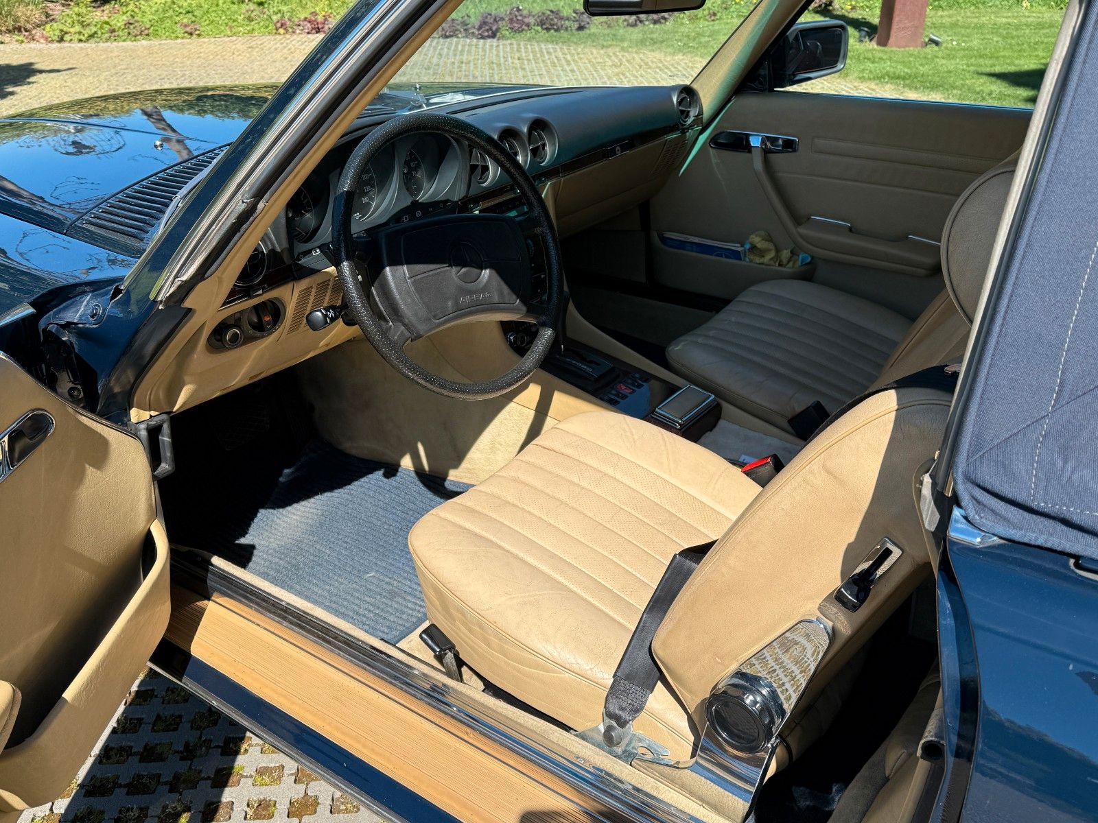 Fahrzeugabbildung Mercedes-Benz SL 280