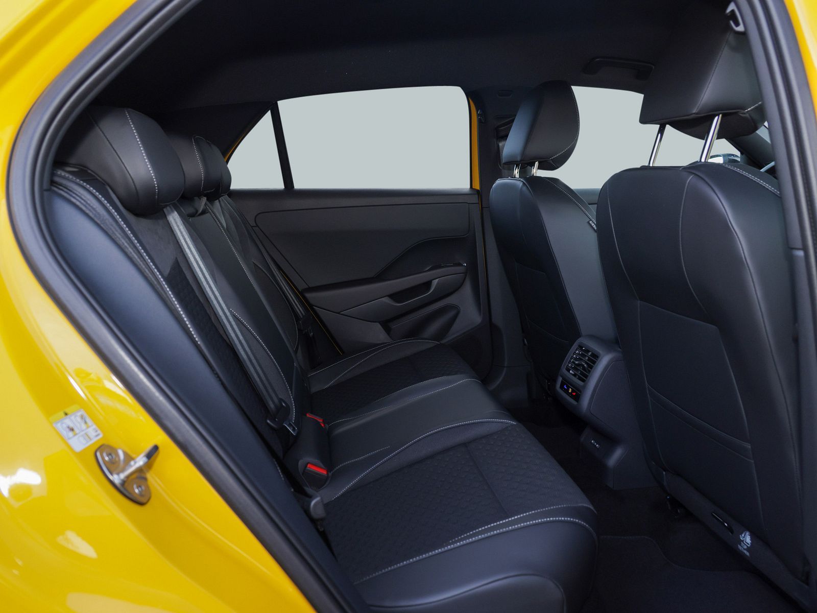 Volkswagen T-Roc - Bild 16