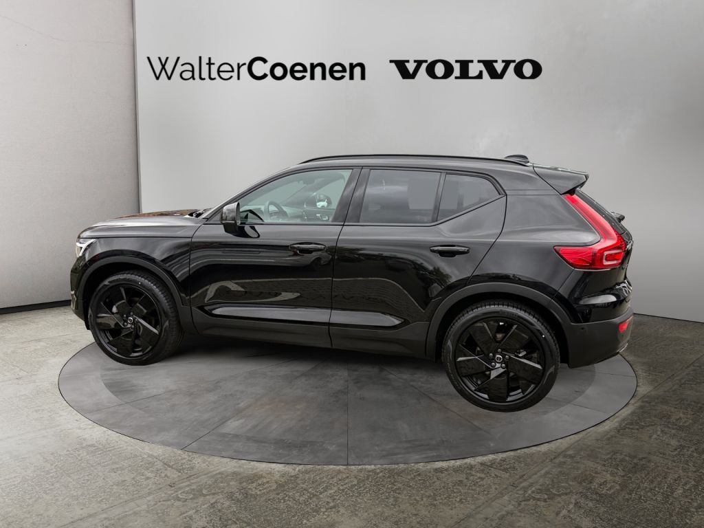 VOLVO XC40 B3 B DKG Ultra Black Edition RFK NAVi Winte VOLVO XC40 B3 B DKG Ultra Black Edition RFK NAVi Winte
