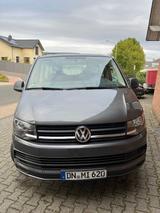 Volkswagen T6 Multivan, s. g. Zust., AHK, Gute Nacht Paket - Gute Gebrauchtwagen
