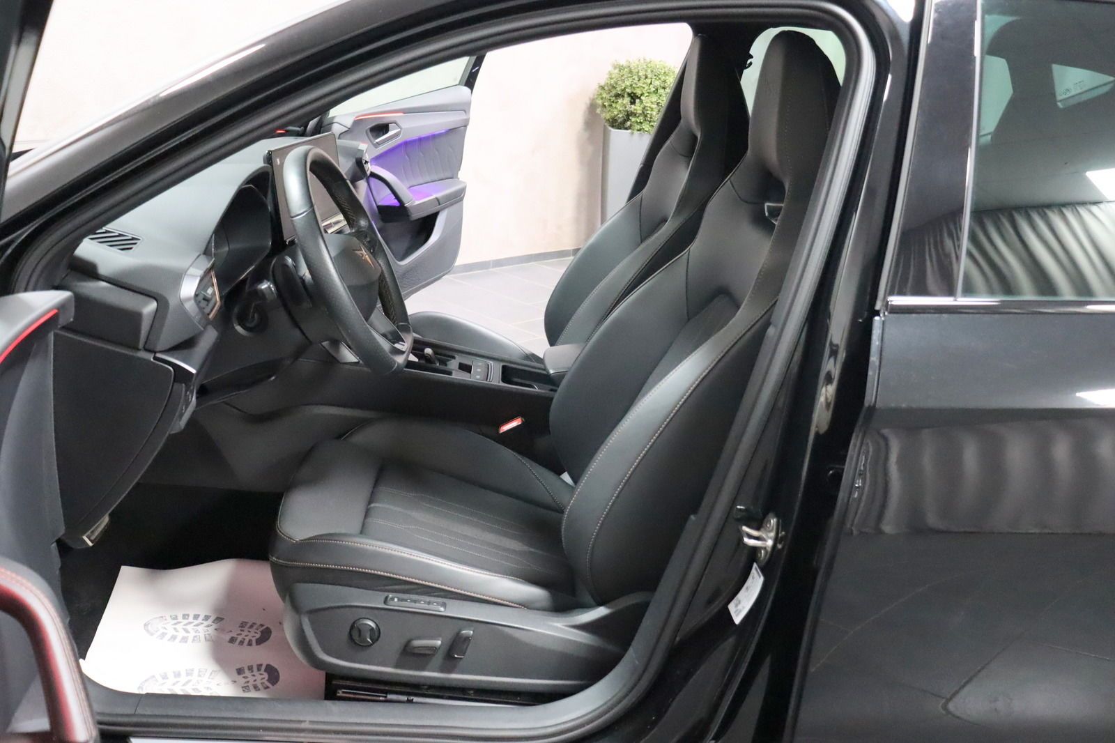 Cupra Leon 1.4 e-HYBRID KAMERA LED ACC NAVI SHZ PLA imagem 3
