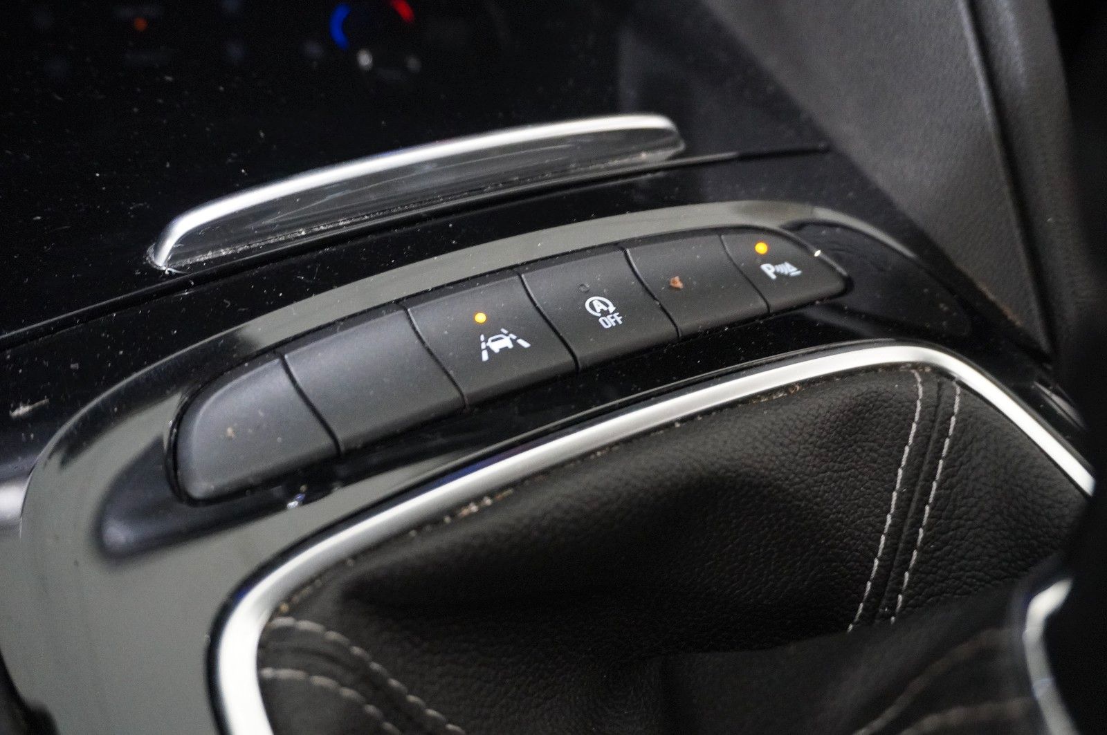 Fahrzeugabbildung Opel Insignia B ST 2.0D DYNAMIC 4X4 NAVI/LED/SHZ/AHK