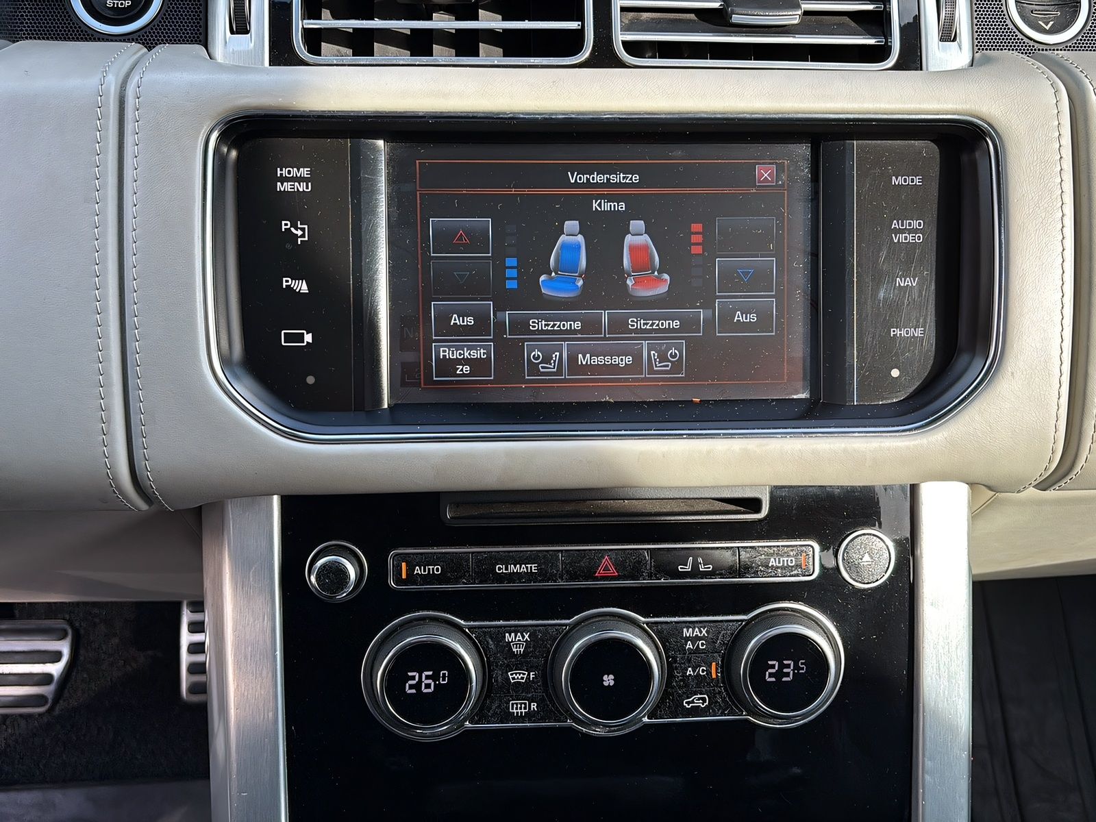 Fahrzeugabbildung Land Rover Range Rover 3.0 TDV6 Autobiography PANO*ACC*AHK