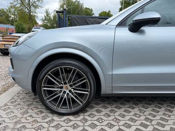 Porsche Cayenne - 11