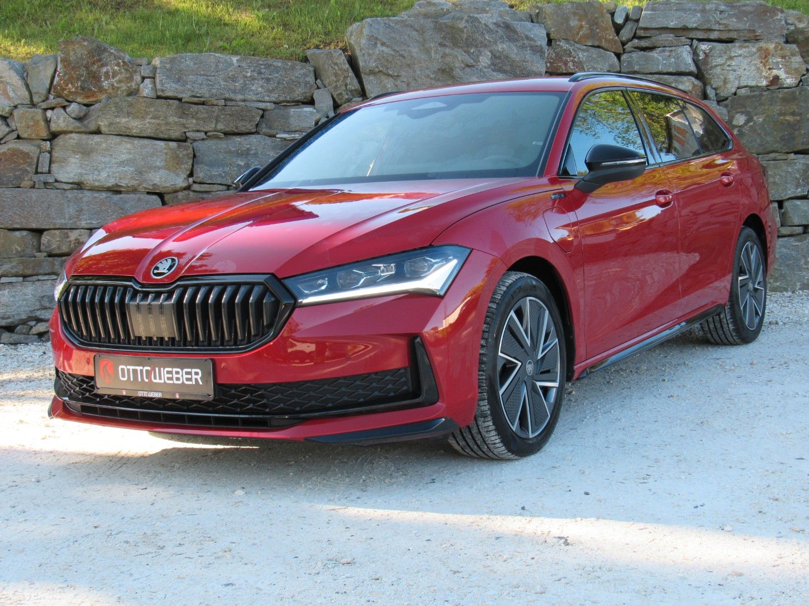 Skoda Superb Combi 1.5 TSI iV DSG Sportline AHK TRAVEL