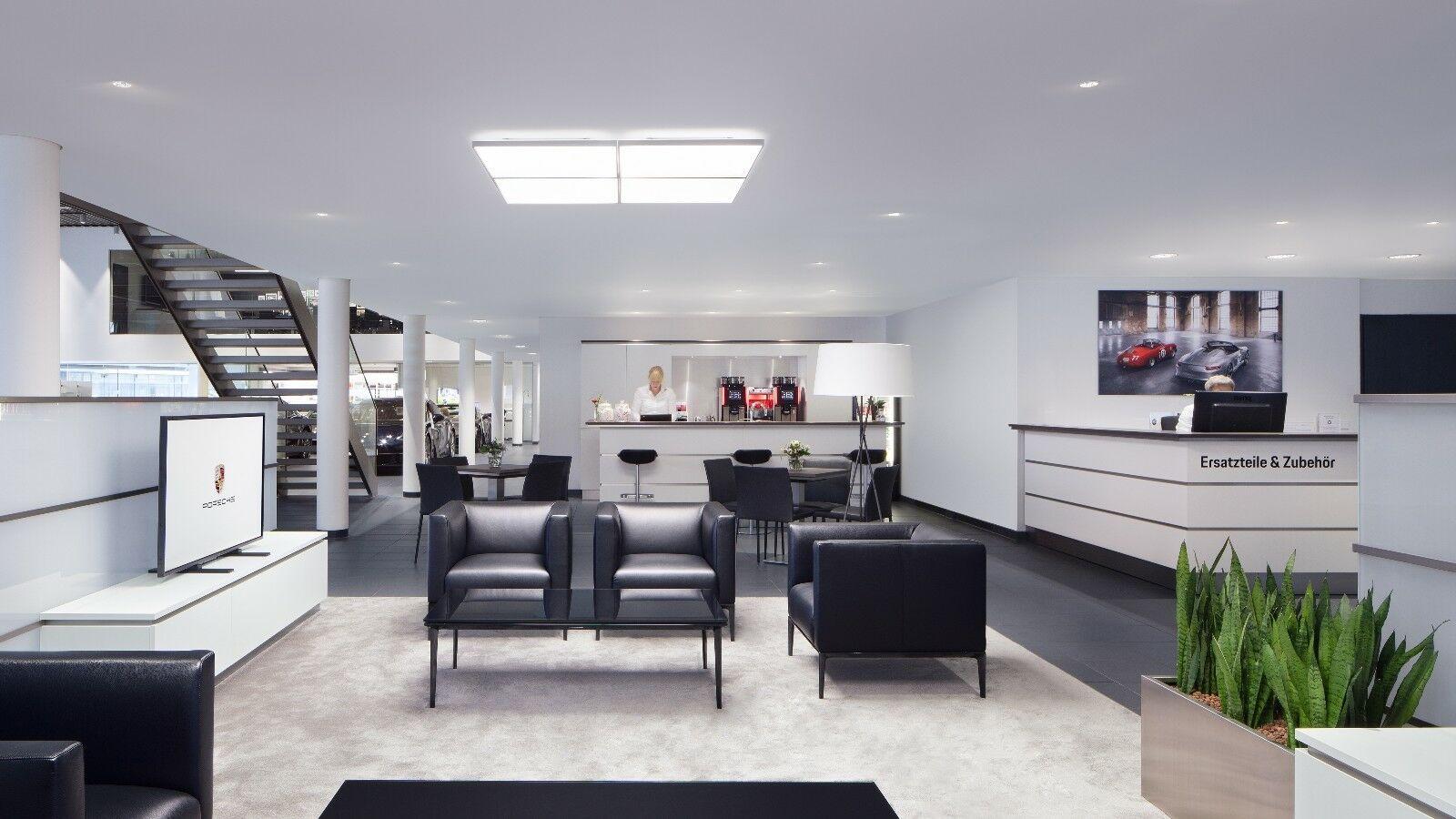 showroom-image-top