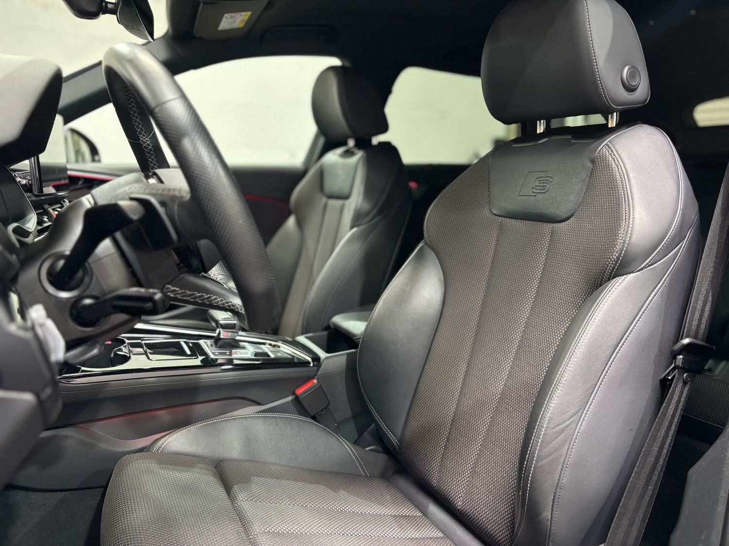Fahrzeugabbildung Audi A4 35 TDI 2xS-line#Black#Matrix#Virtual#HeadUp