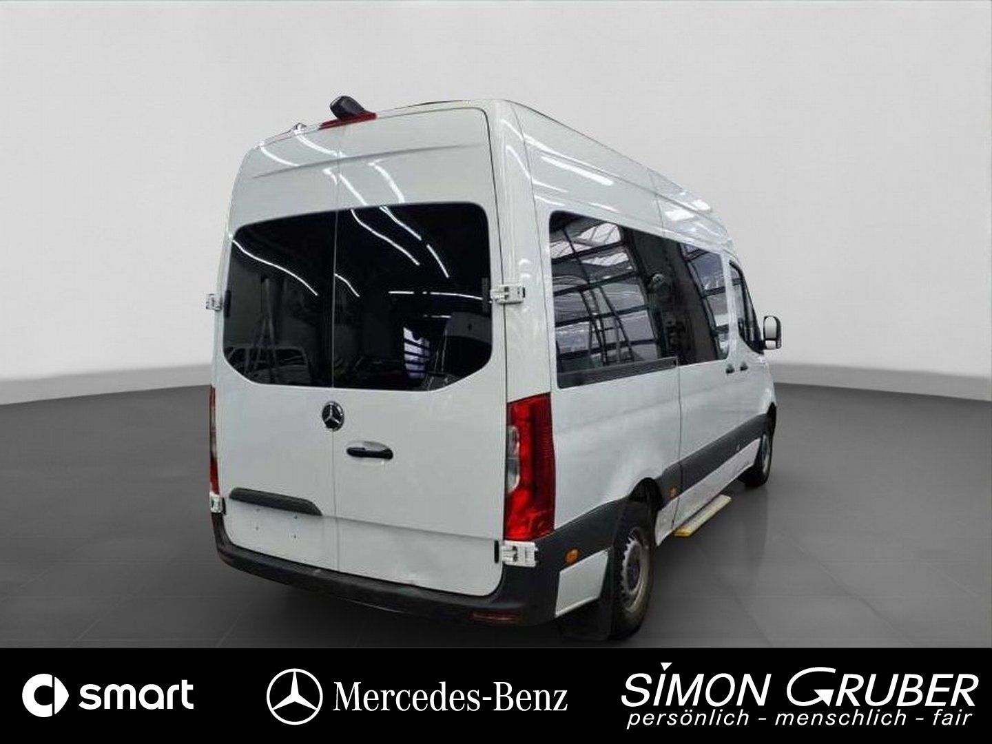 Fahrzeugabbildung Mercedes-Benz 317 Tourer L2H2 Standard 8Sitzer Rollstuhl Lift