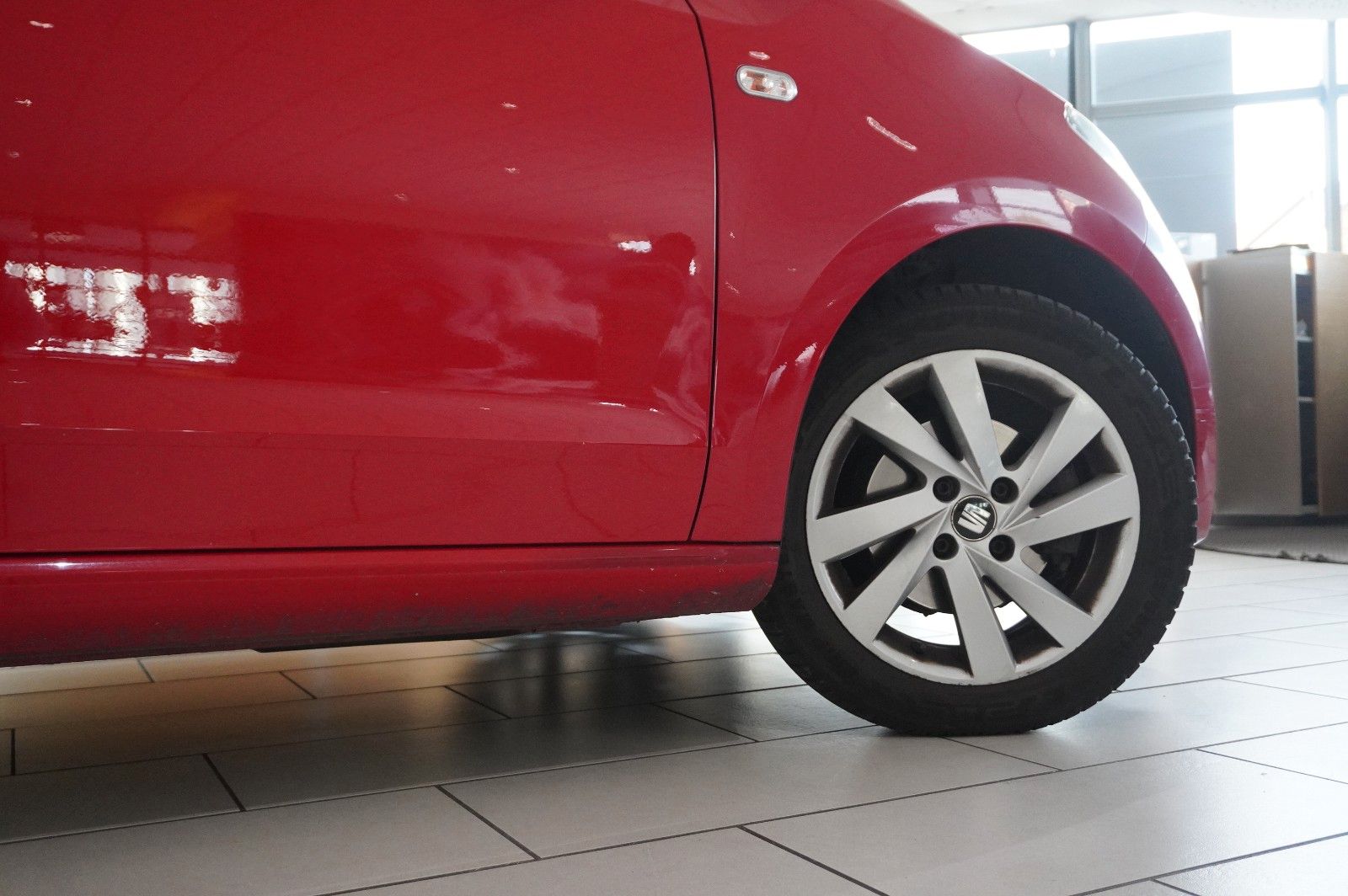 Fahrzeugabbildung SEAT Mii 1.0 SPORT 5-TÜR KLIMA/ALU/CD/AUX/NEBEL/TÜV