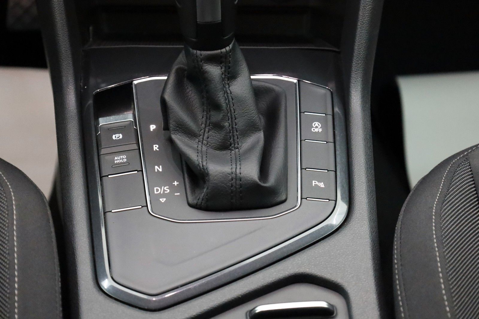 Fahrzeugabbildung Volkswagen Tiguan Highline Alcantara,Navi,LED,ACC,SH,PDC