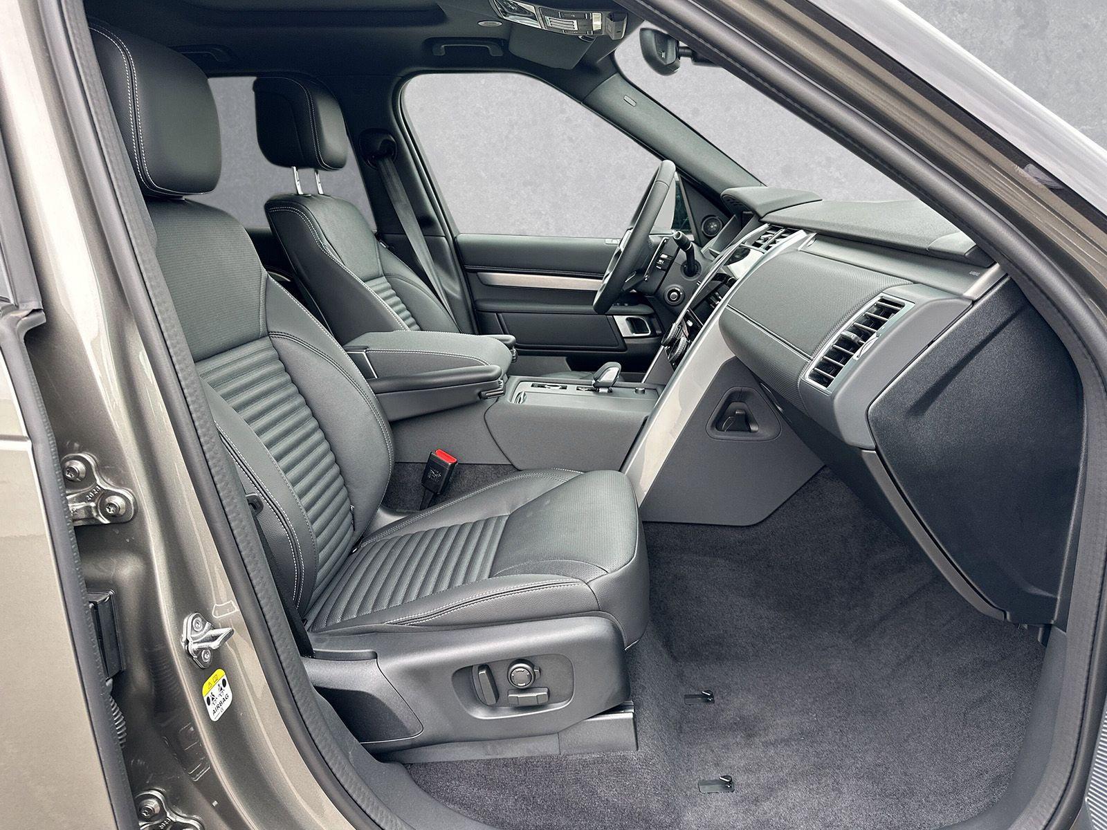 Land Rover Discovery D250 Dynamic SE AHK WinterPack Pano 21