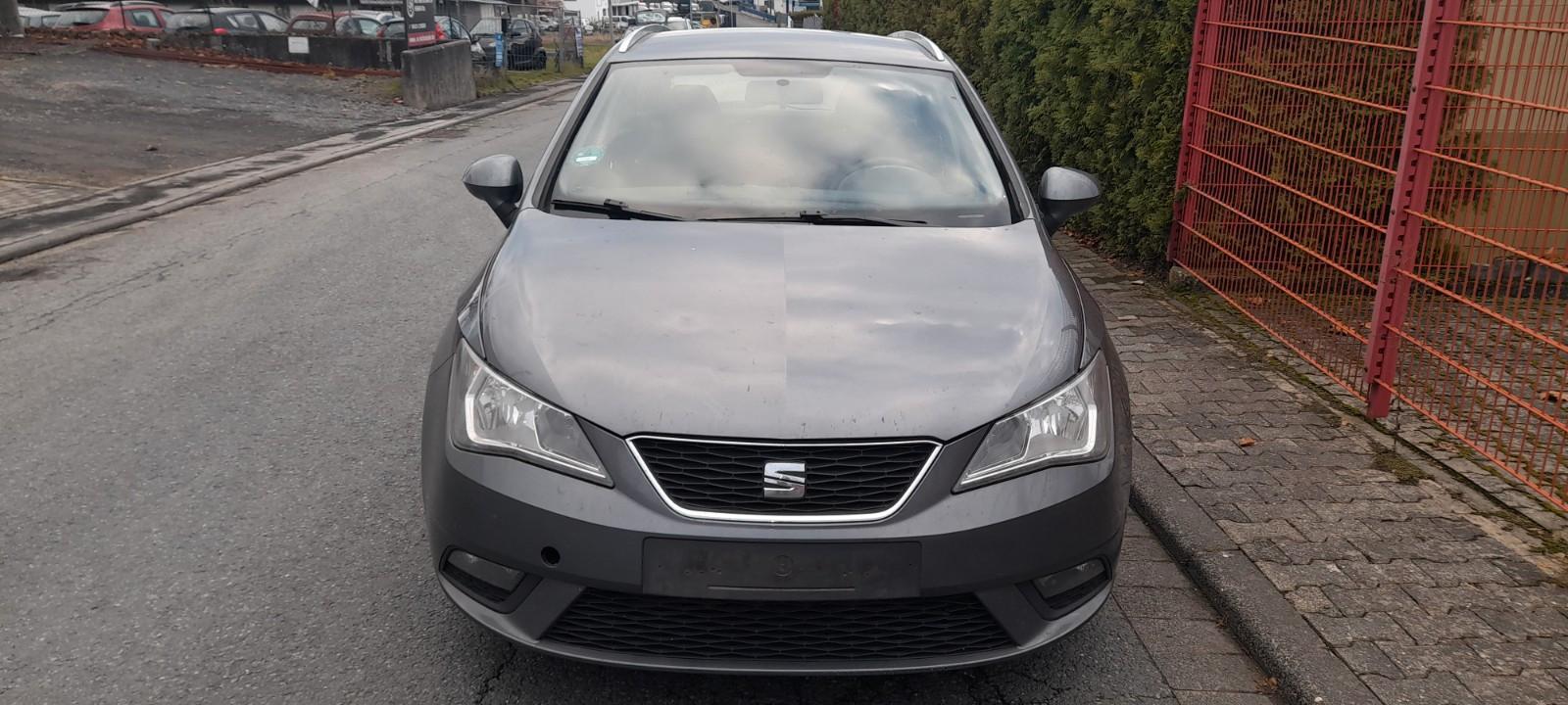 Seat Ibiza 2015 — rear view