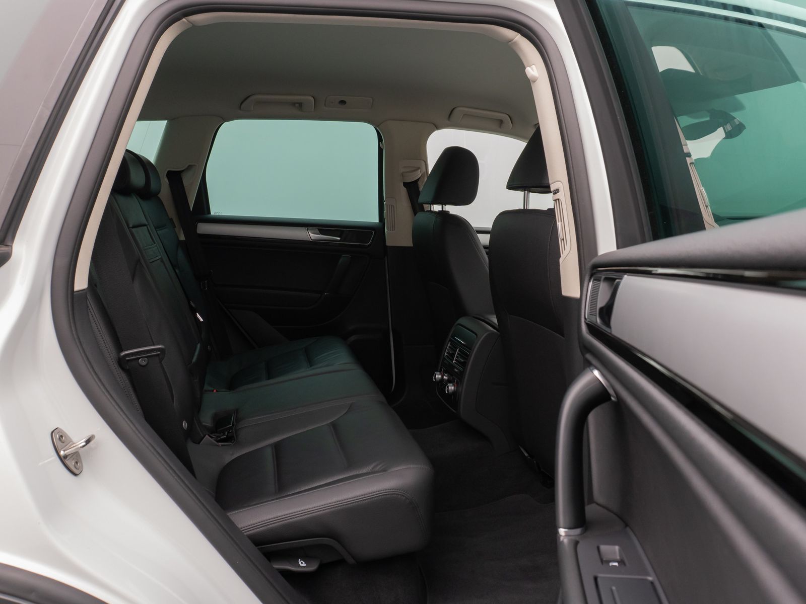 Fahrzeugabbildung Volkswagen Touareg V6 3.0 TDI Terrain Tech 4Motion PDC AHK