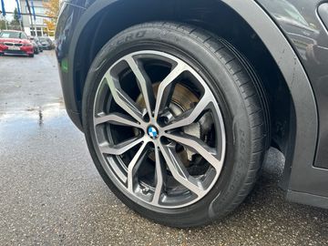 BMW X3 xDrive30e Advantage Head-Up