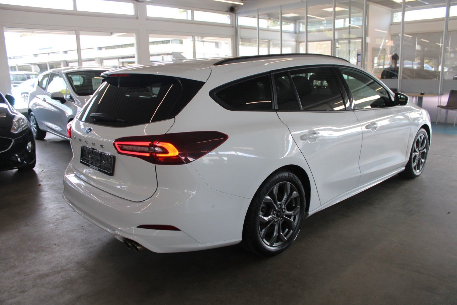 Fahrzeugabbildung Ford Focus ST-Line Aut. LED ACC BLIS WinterPaket uvm.