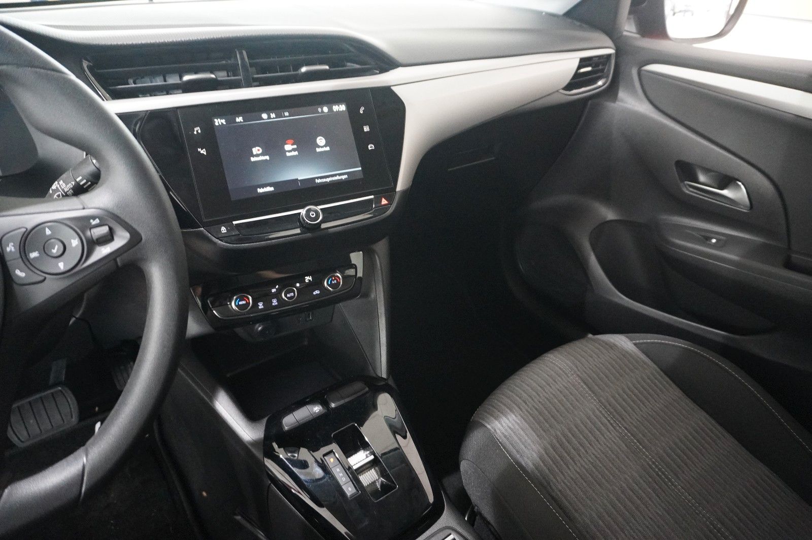 Fahrzeugabbildung Opel Corsa-e F EDITION 7KW NAVI/VIRT/TEMP/DAB/WÄRMEP.