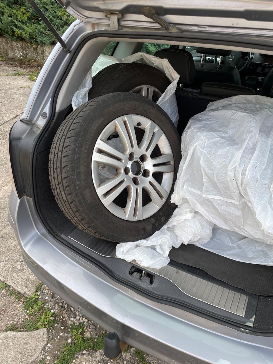 Opel Astra 2010 — photo 8