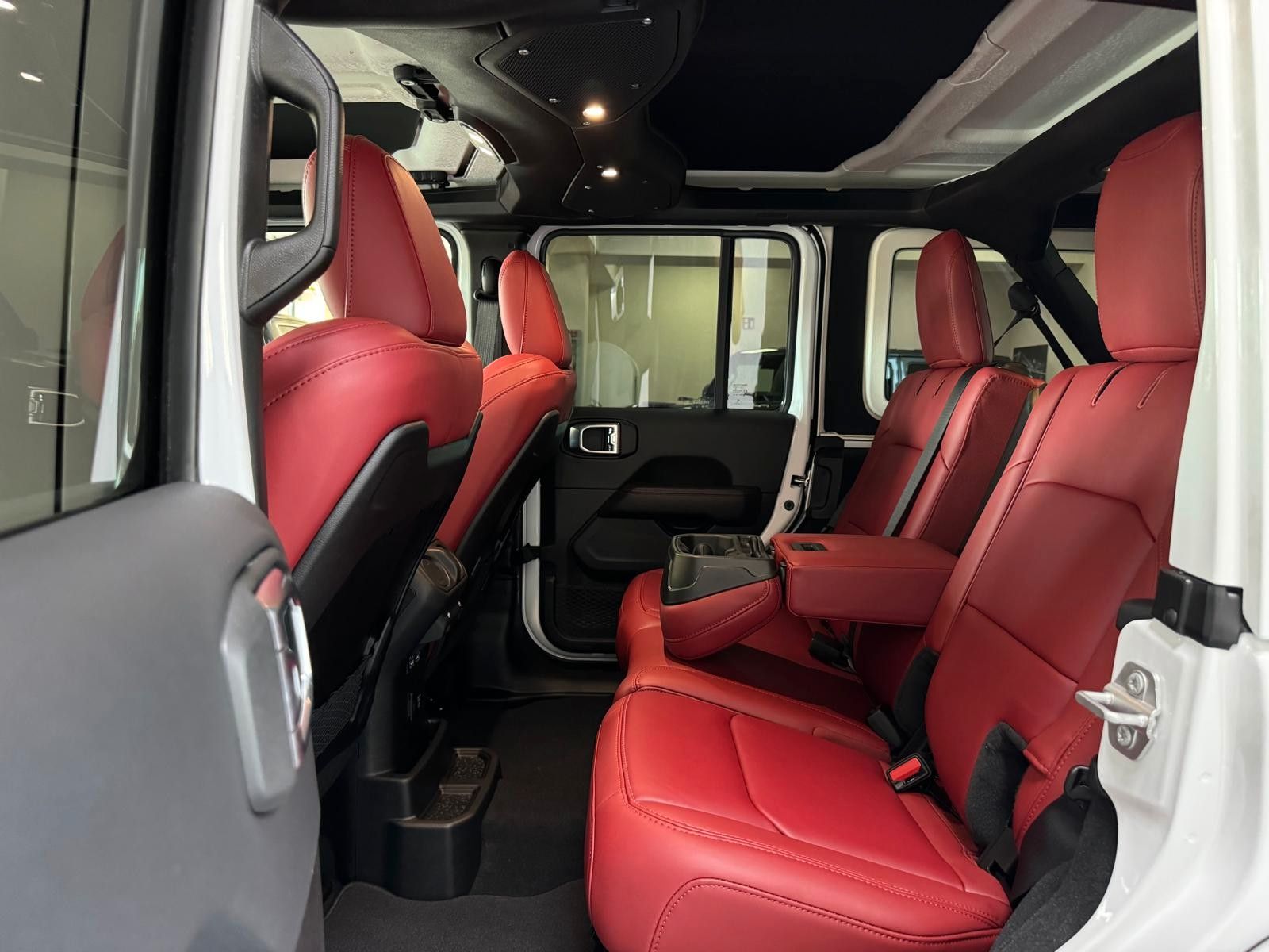 Fahrzeugabbildung Jeep RUBICON 392-V8-3" FAHRWERK-37" REIFEN-POWERSTEPS