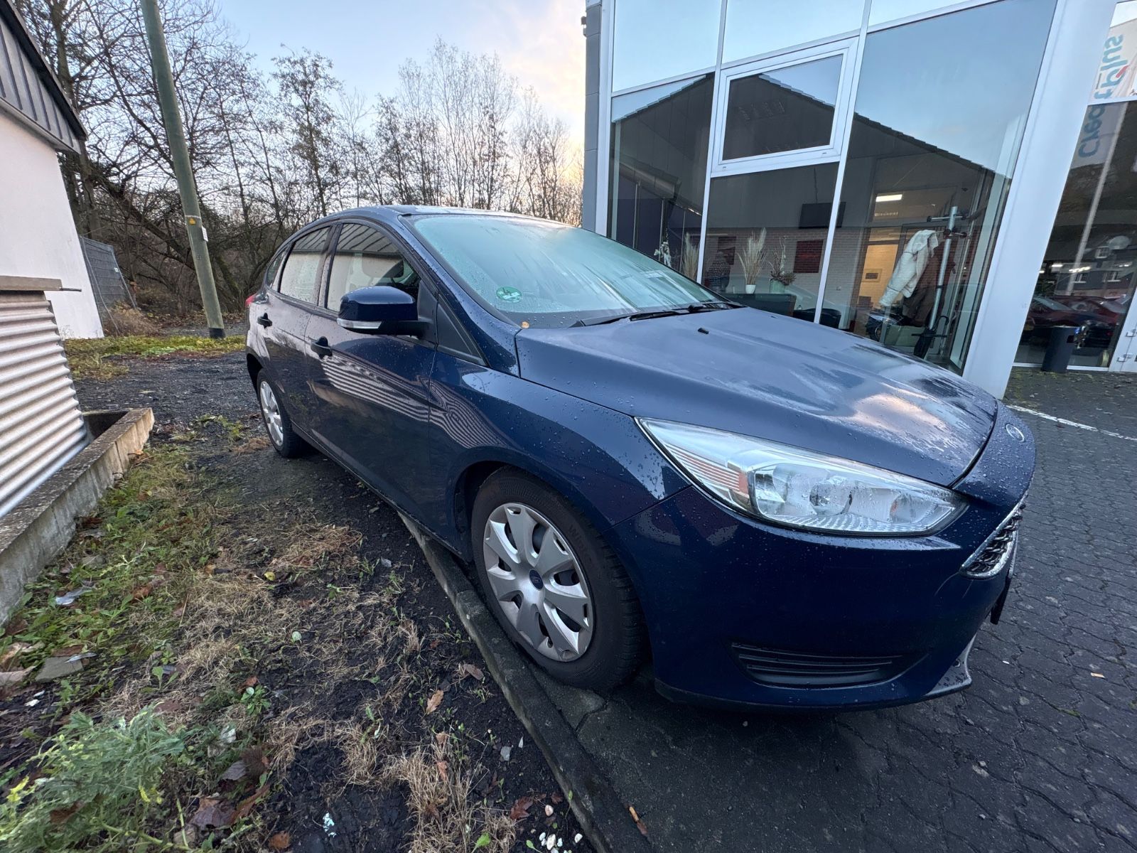Fahrzeugabbildung Ford Focus Lim. Ambiente