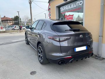 Alfa-Romeo Stelvio - 4