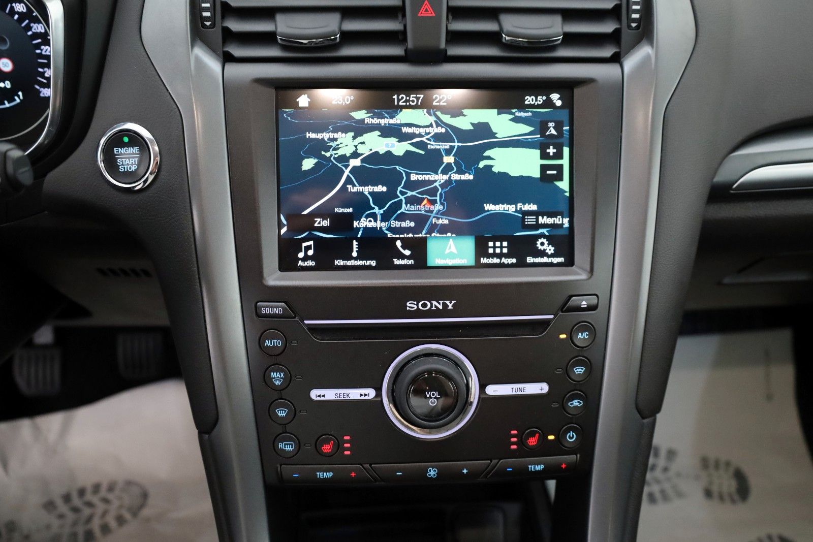 Fahrzeugabbildung Ford Mondeo Turnier Titanium Navi,SH,PDC,AHK,SR+WR