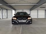 BMW 320i Touring M AUT VL PDC TEMP CARPlay  PANO BT - BMW mit Benzin-Antrieb: Kombi, Automatik