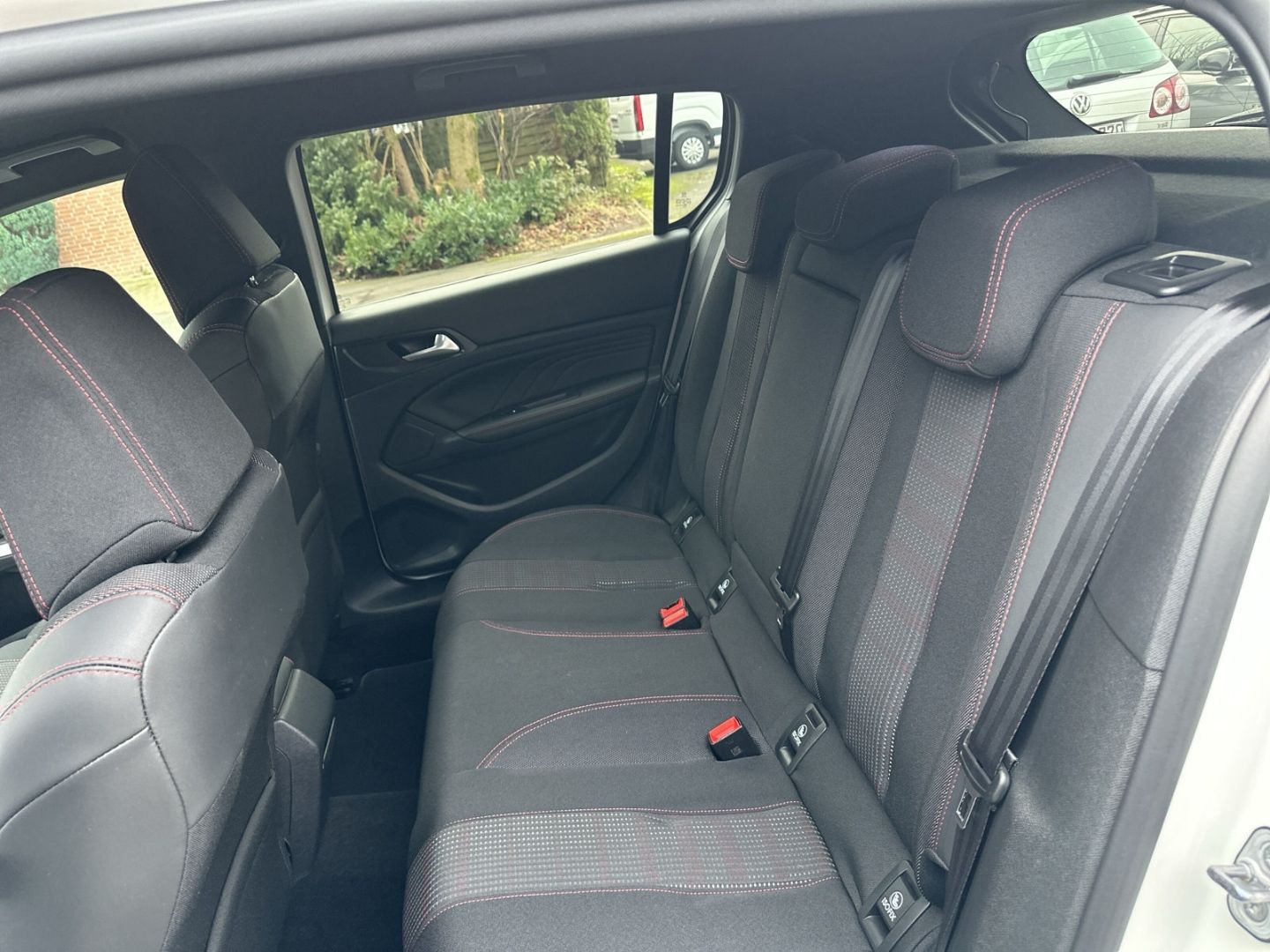 Fahrzeugabbildung Peugeot 308 Allure 1.2 GT PureTech 130 Sportpaket Navi