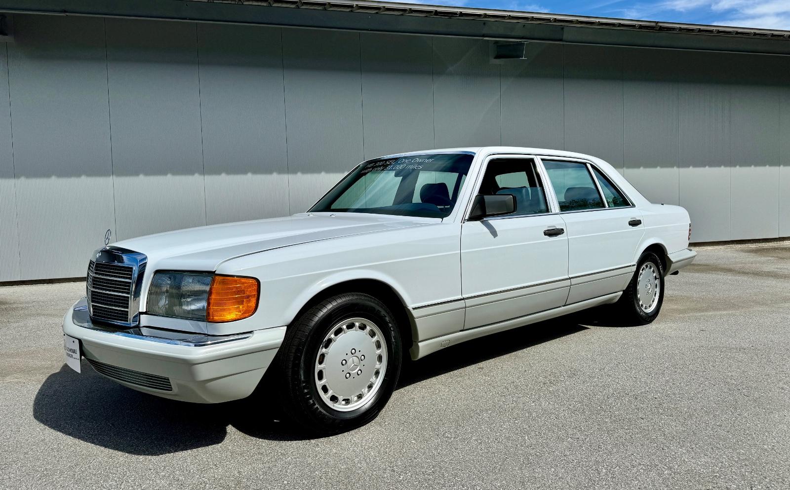 Mercedes-Benz 300 SEL just 1 owner 49600km