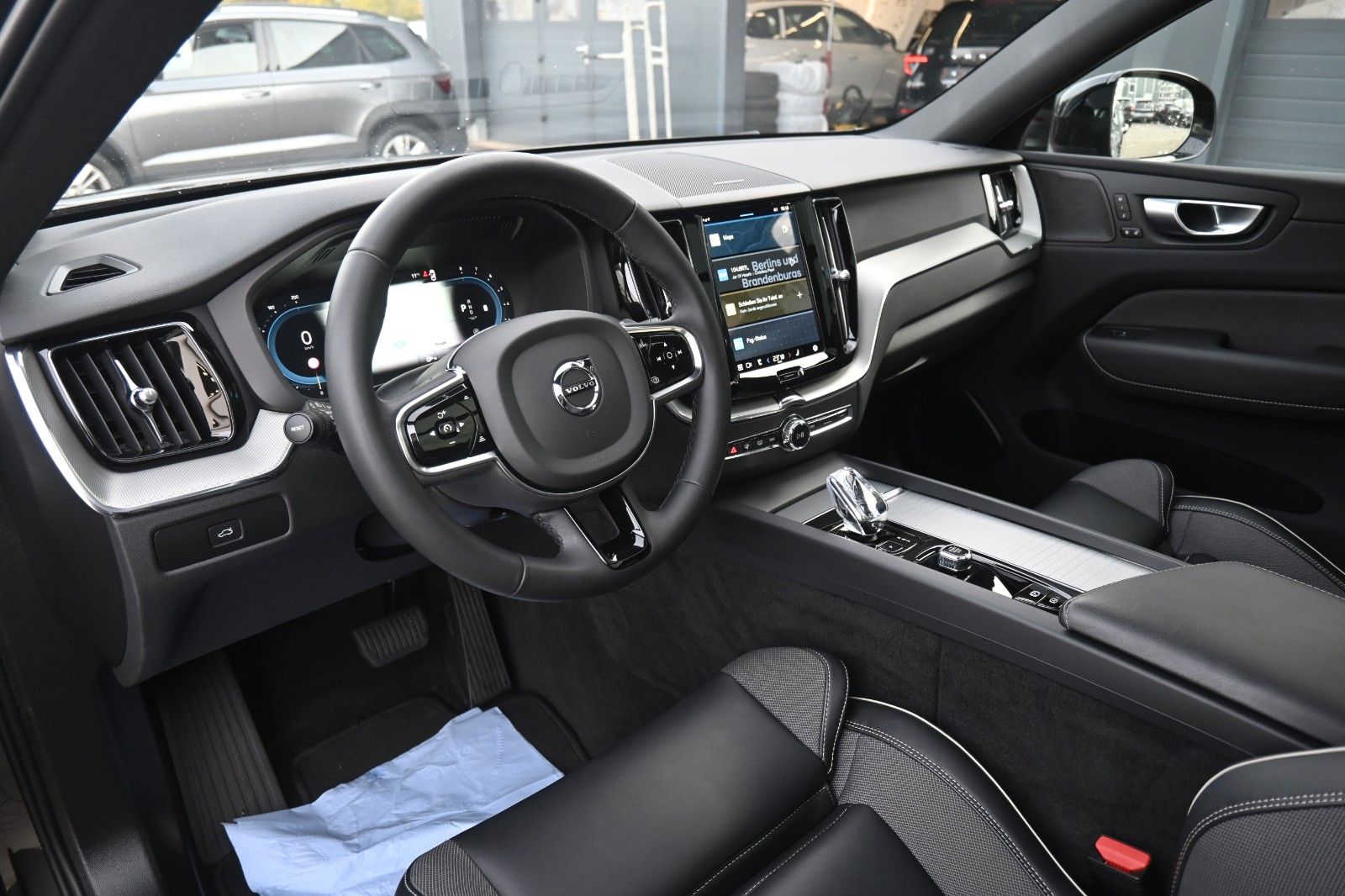 Fahrzeugabbildung Volvo XC60 B4B Plus Dark*LED*STHZ*H&K*PANO