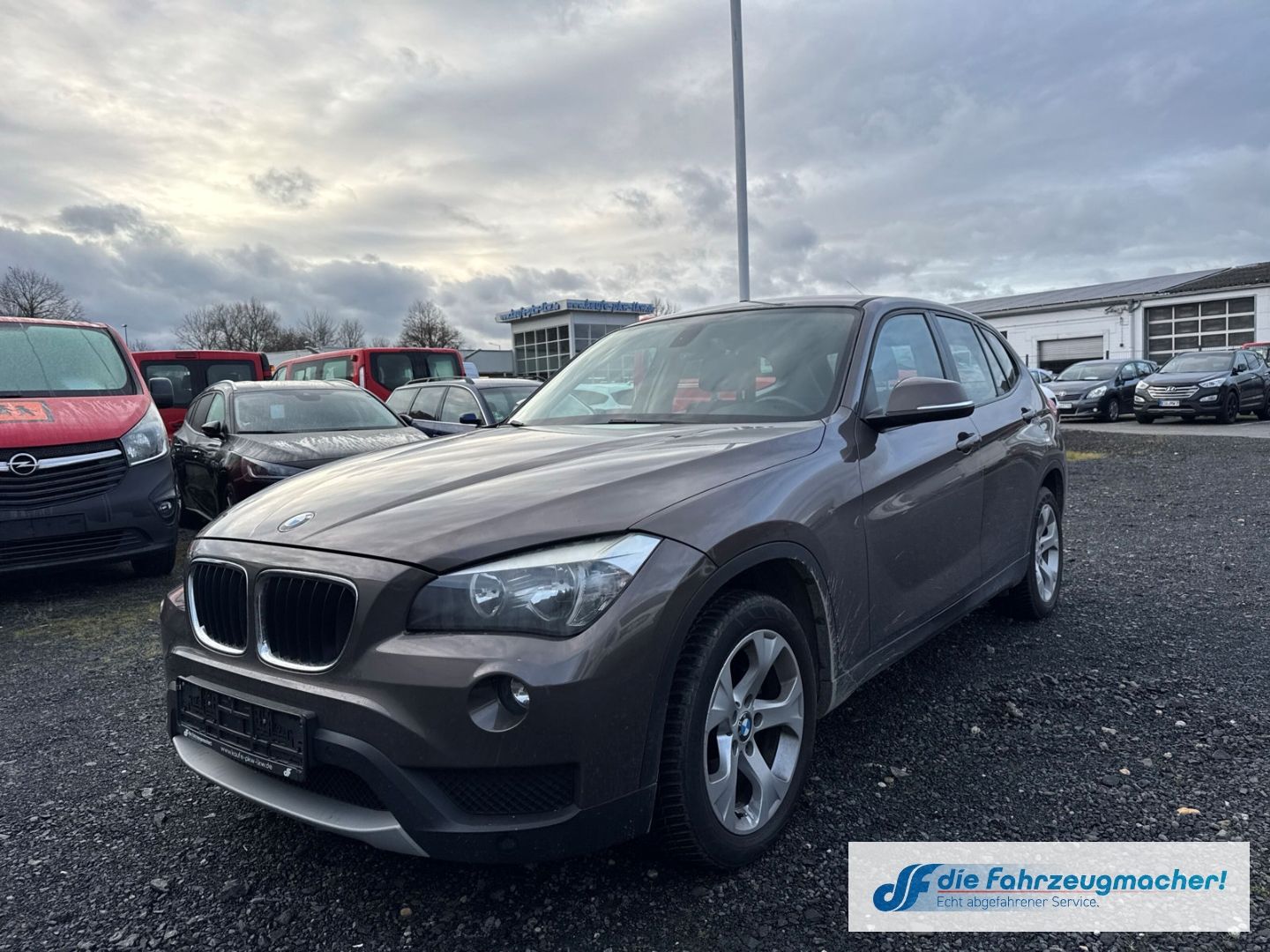 Fahrzeugabbildung BMW X1 18i sDrive Navi Klimaautom *MOTORSCHADEN