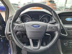 Fahrzeugabbildung Ford Focus Turnier NAVI PARK-ASSISTENT SITZHEIZUNG