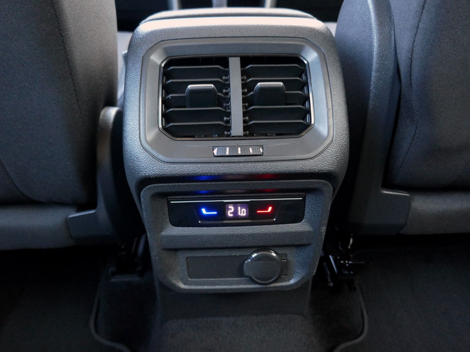 Fahrzeugabbildung Volkswagen Tiguan Allspace Life 1.5 TSI DSG | LED AHK ACC