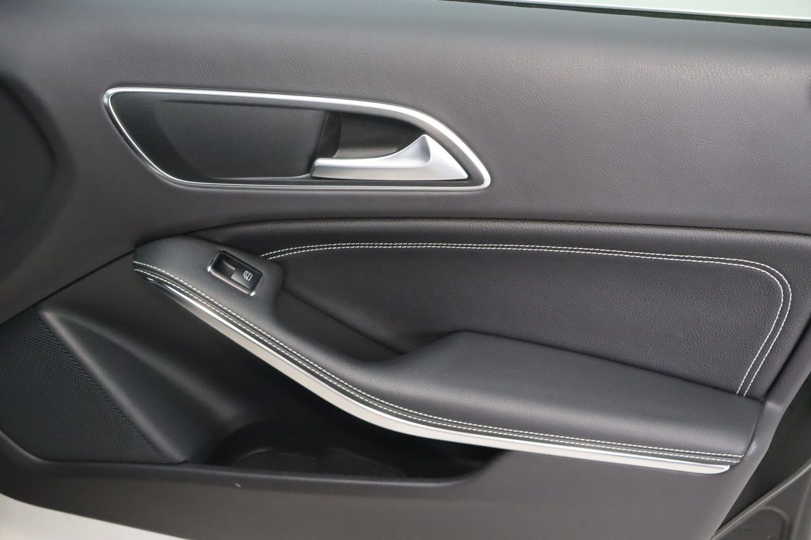 Fahrzeugabbildung Mercedes-Benz A 200 CDI * Bi-Xenon * Navi * Teilleder