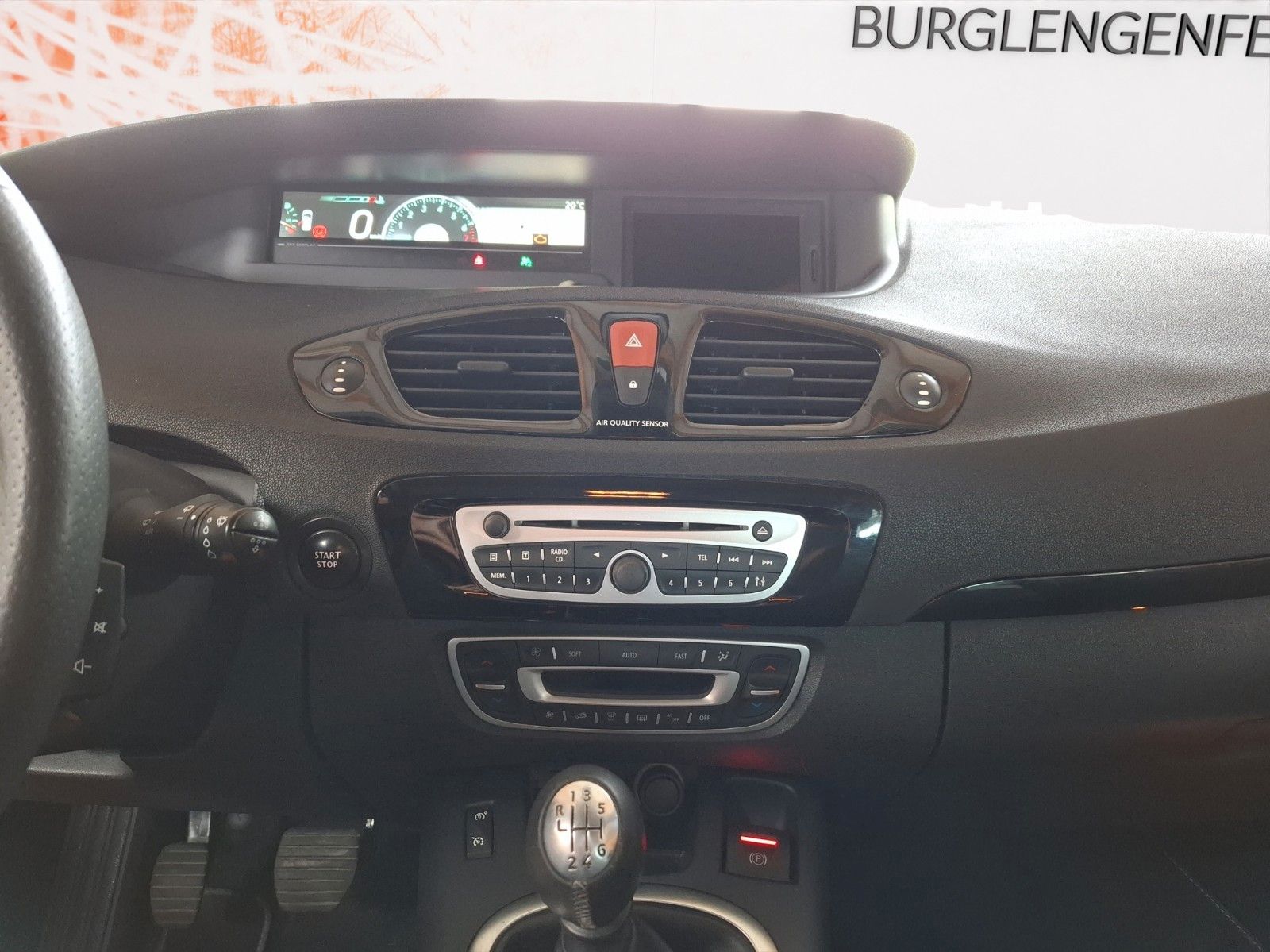 Fahrzeugabbildung Renault Scenic III BOSE Edition * 2. Hand * Navi * SZH *