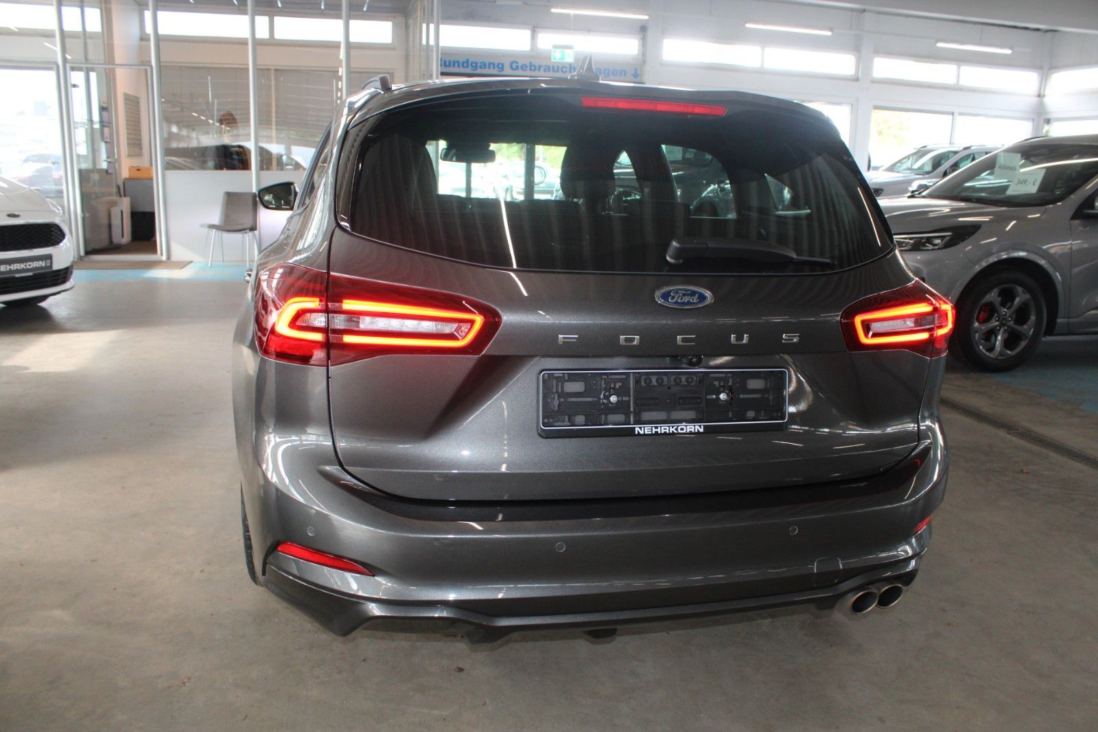 Fahrzeugabbildung Ford Focus ST-Line Aut. LED AHK ACC B&O WinterPak uvm