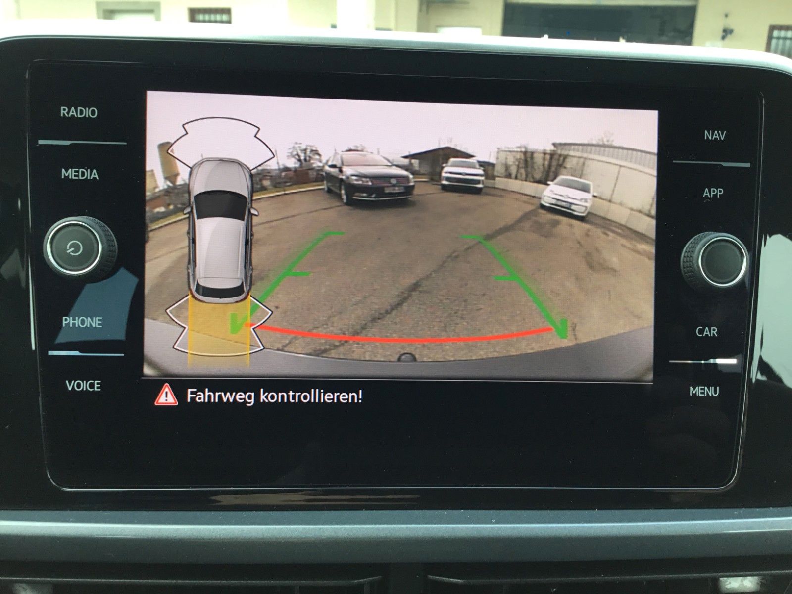 Fahrzeugabbildung Volkswagen T-Roc 1.5 TSI DSG Style+AHK+MatrixLED+ACC+Pano