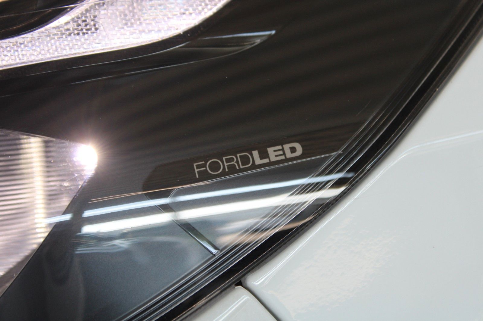 Fahrzeugabbildung Ford Transit Custom L1 TREND LED TechnologiePak2