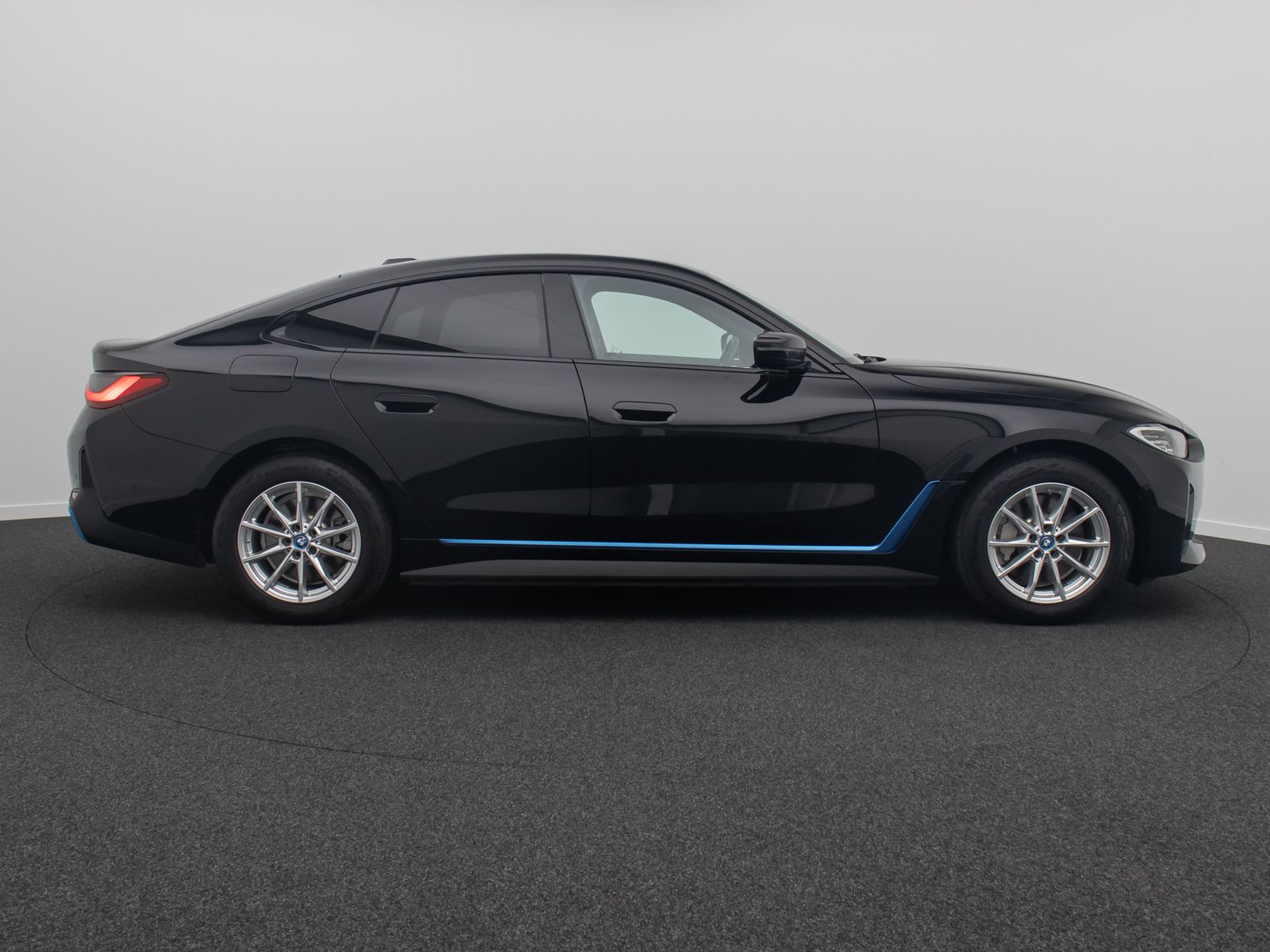 Fahrzeugabbildung BMW i4 eD40 GC Kamera HiFi GeschwindigReg Widscreen