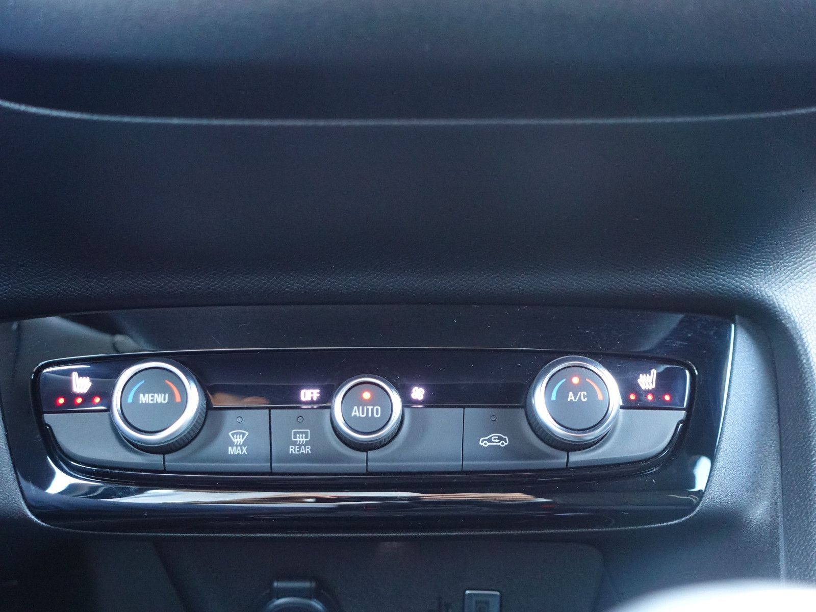 Fahrzeugabbildung Opel Corsa 1.2 Turbo GS Allwetter,Navi,PDC,Kamera,SHZ