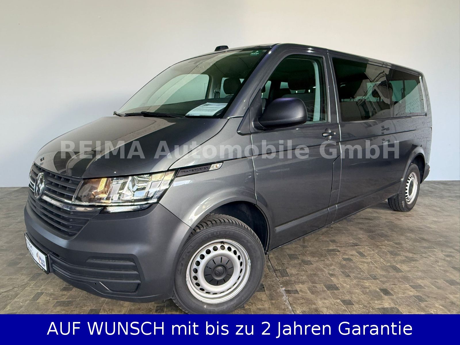 Fahrzeugabbildung Volkswagen T6.1 Bus 2,0 Diesel L 2, 9 Sitzer, Automatik