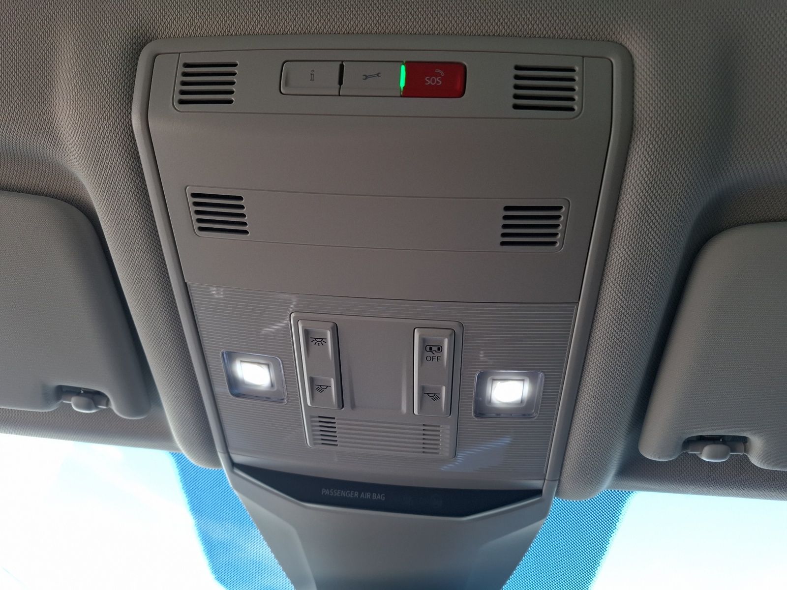 Fahrzeugabbildung Volkswagen T-Roc TSI Style DSG STH LED AHK Navi AID ACC RFK