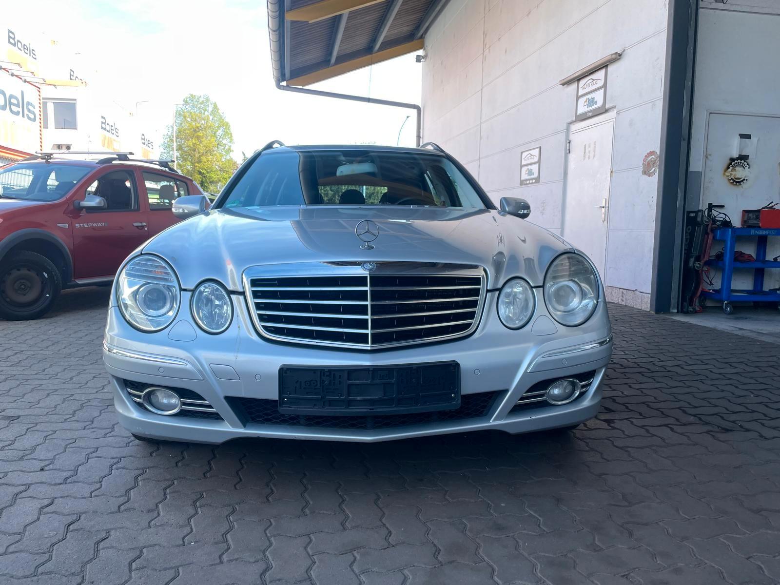 Mercedes-Benz E 220 CDI T AVANTGARDE