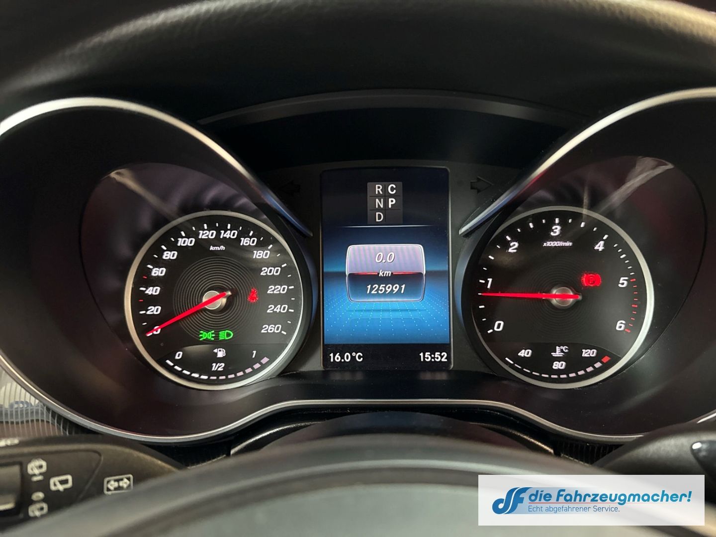 Fahrzeugabbildung Mercedes-Benz V 220 d RISE kompakt Navi Apple CarPlay Android